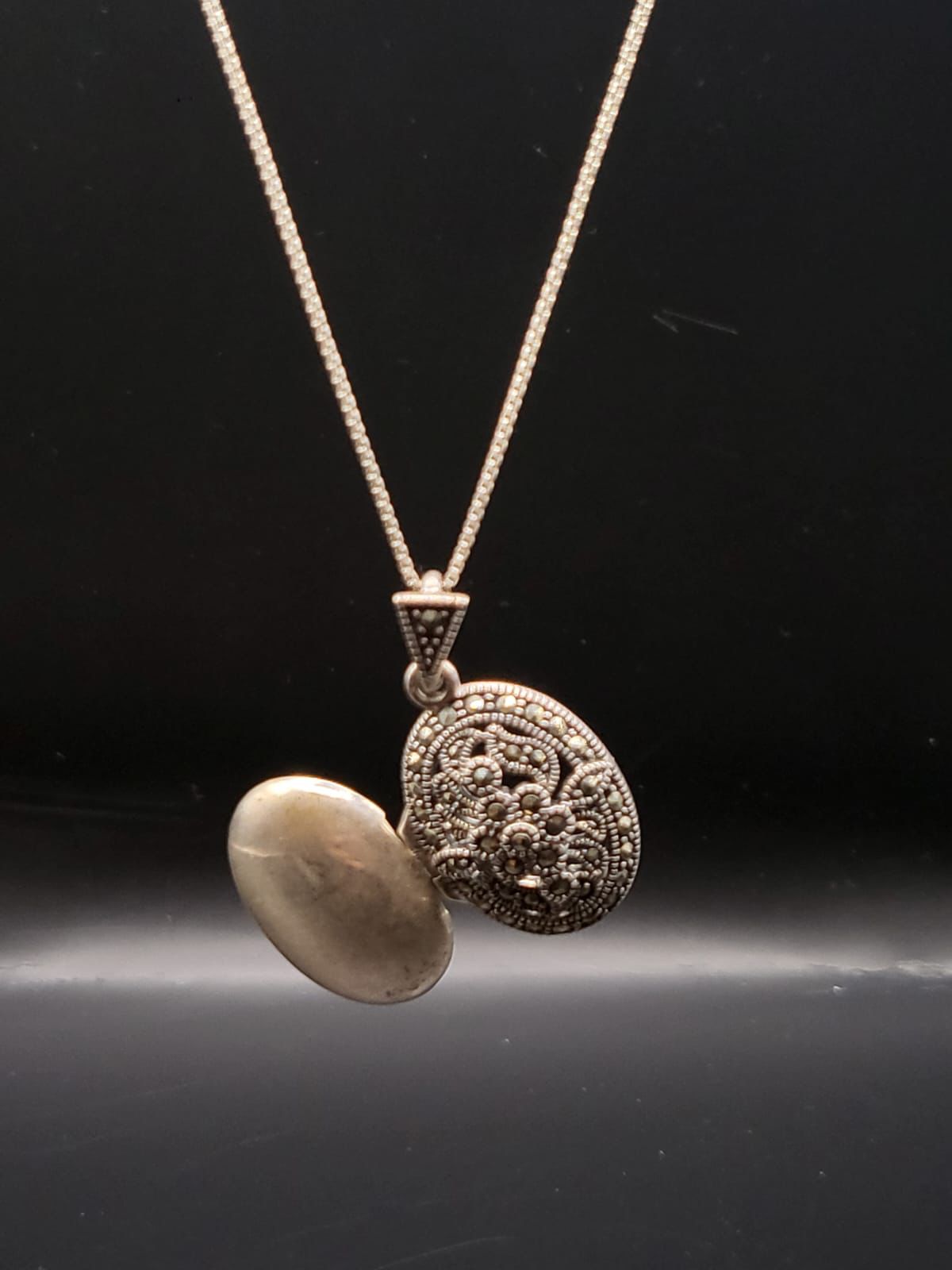 14 karat gold cat pendant