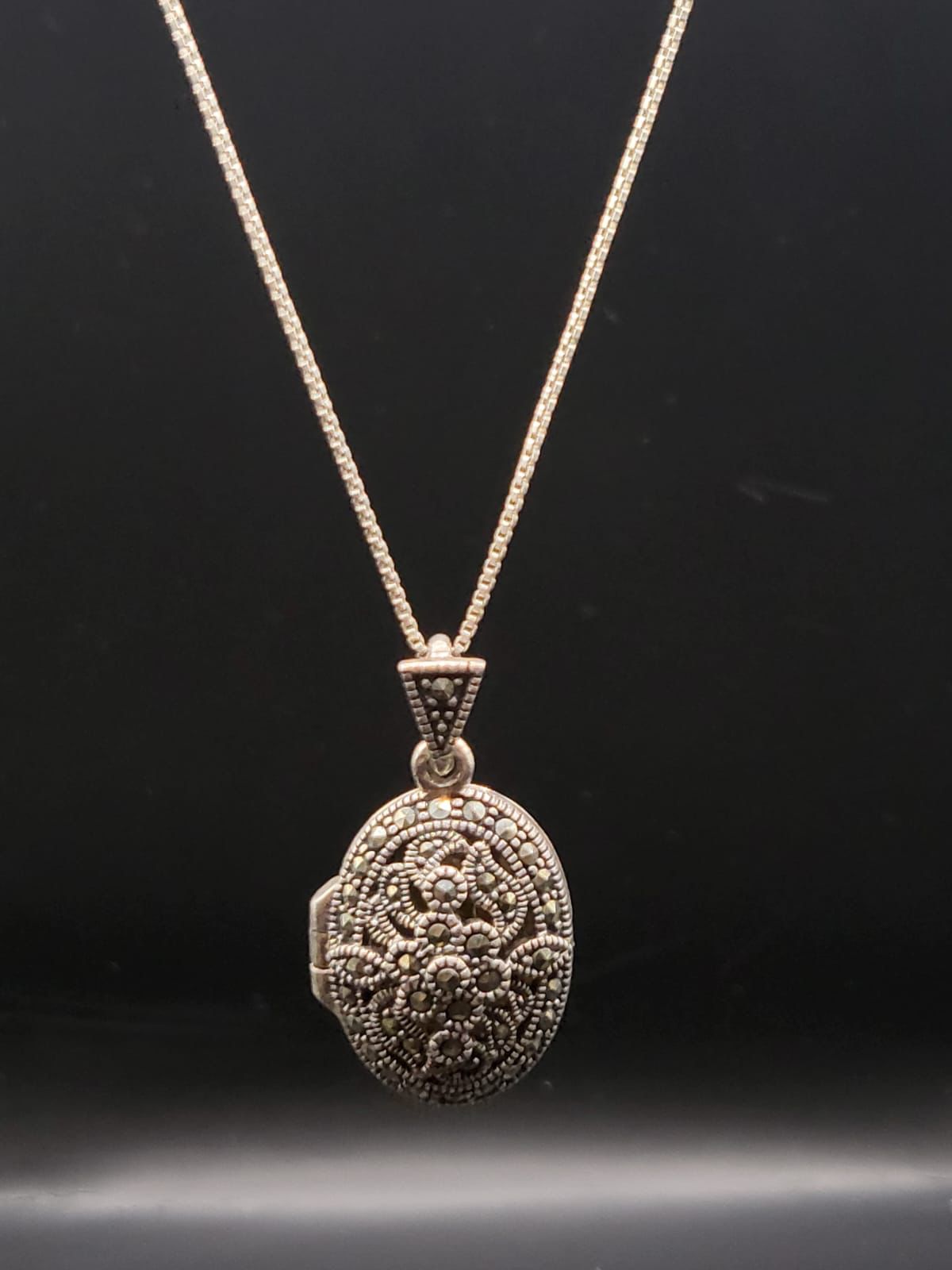 14 karat gold cat pendant