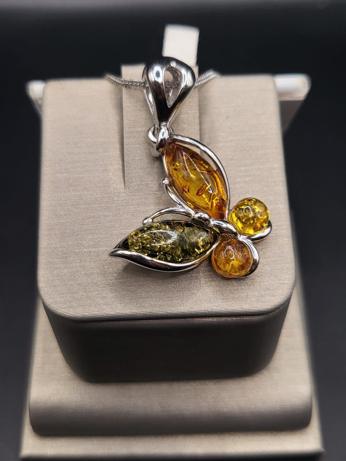 14 karat gold cat pendant